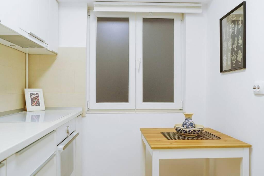 Elegant Vibes Apartment Next To Obor Market Boekarest Buitenkant foto