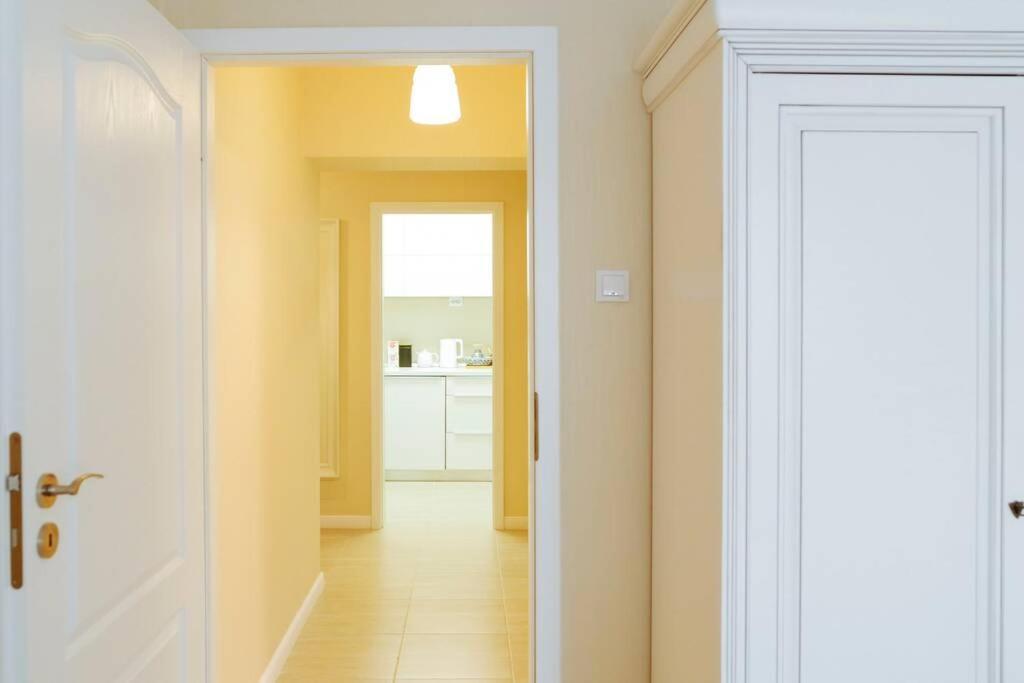 Elegant Vibes Apartment Next To Obor Market Boekarest Buitenkant foto